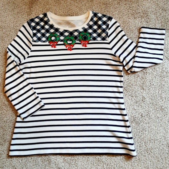 Kim Rogers Christmas Top 3/4 Sleeve Blue White Sz P/S Sparkly Green Wreaths - Picture 1 of 10